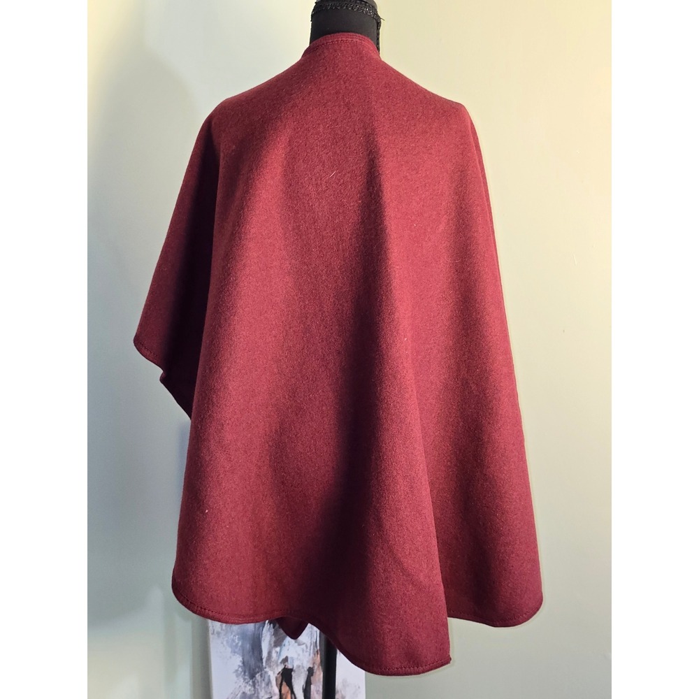 The Fleece Company Cape Shawl Bundle Gray and Maroon Soft Fleece Wrap 2 Pack - Picture 8 of 9